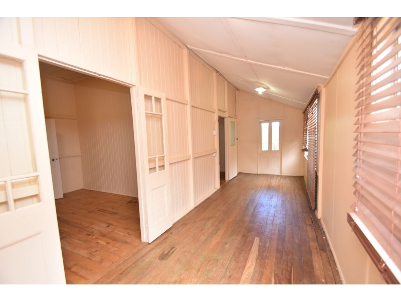 28 Ruthven Street, Harlaxton QLD 4350