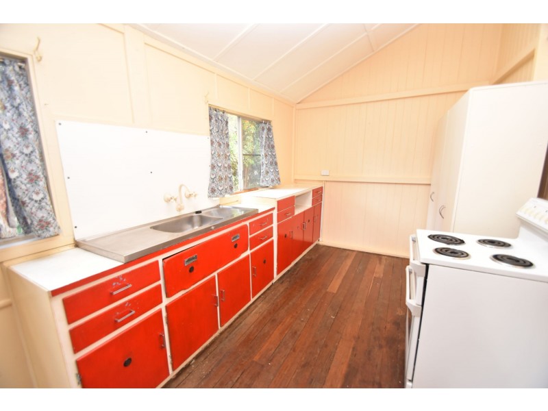 28 Ruthven Street, Harlaxton QLD 4350