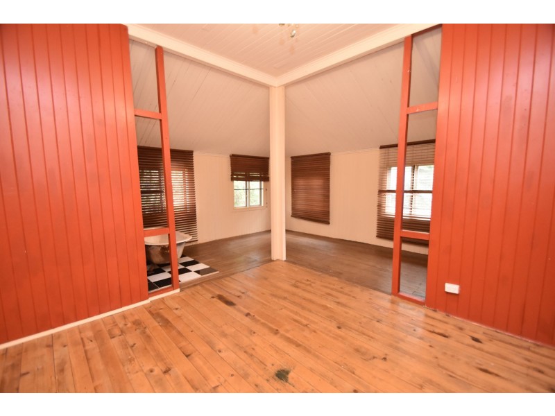 28 Ruthven Street, Harlaxton QLD 4350