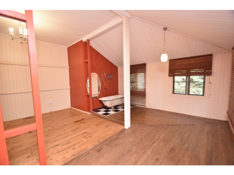 28 Ruthven Street, Harlaxton QLD 4350