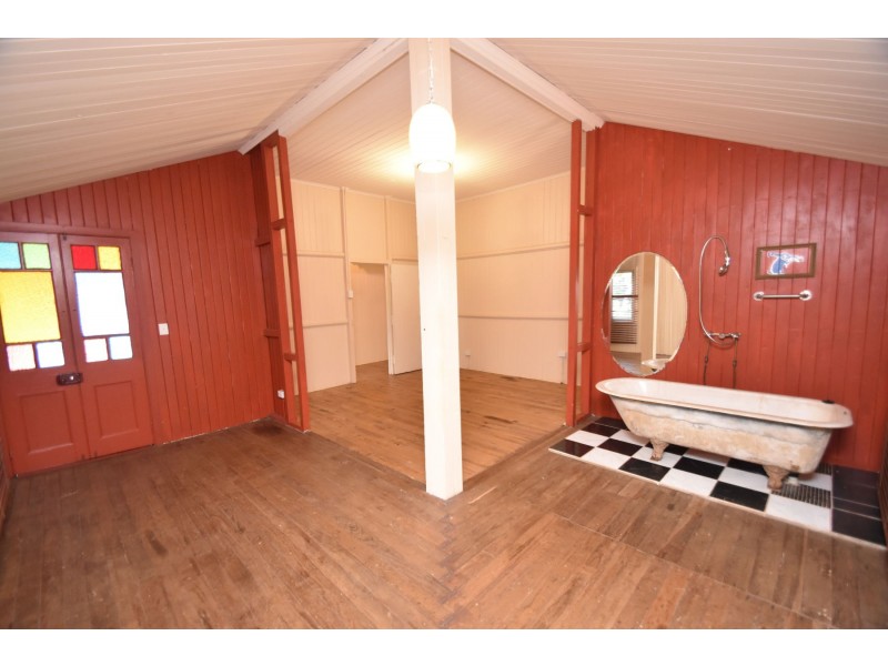 28 Ruthven Street, Harlaxton QLD 4350