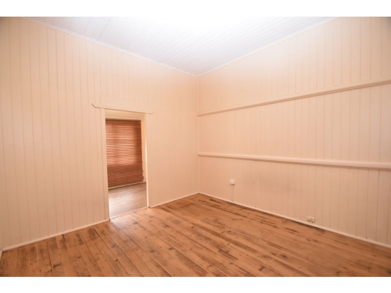 28 Ruthven Street, Harlaxton QLD 4350