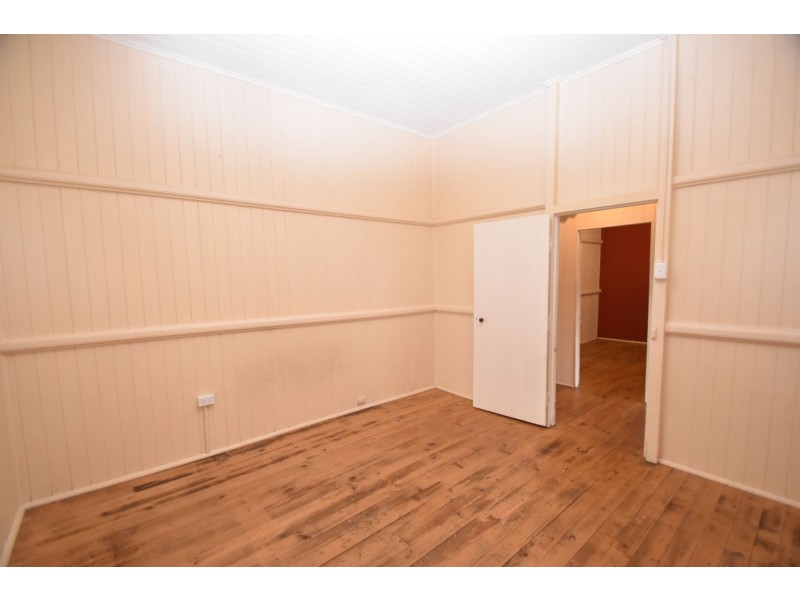 28 Ruthven Street, Harlaxton QLD 4350