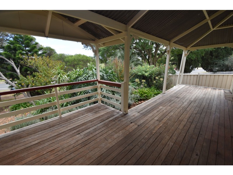 28 Ruthven Street, Harlaxton QLD 4350