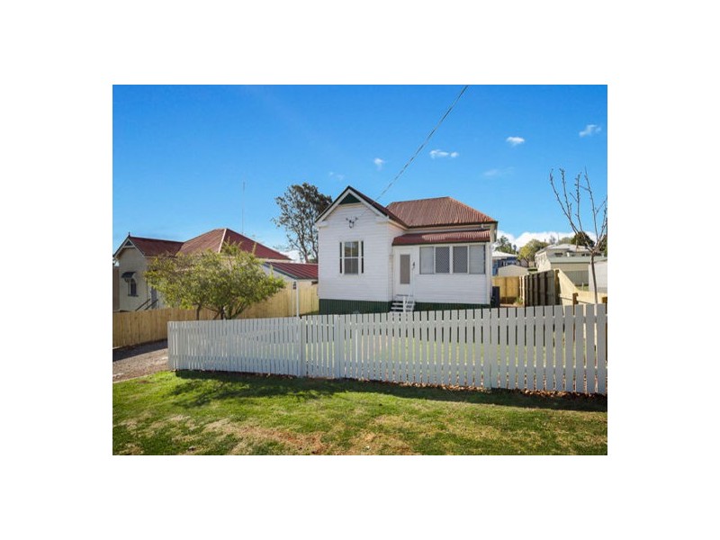 9 Kelfield Street, North Toowoomba QLD 4350