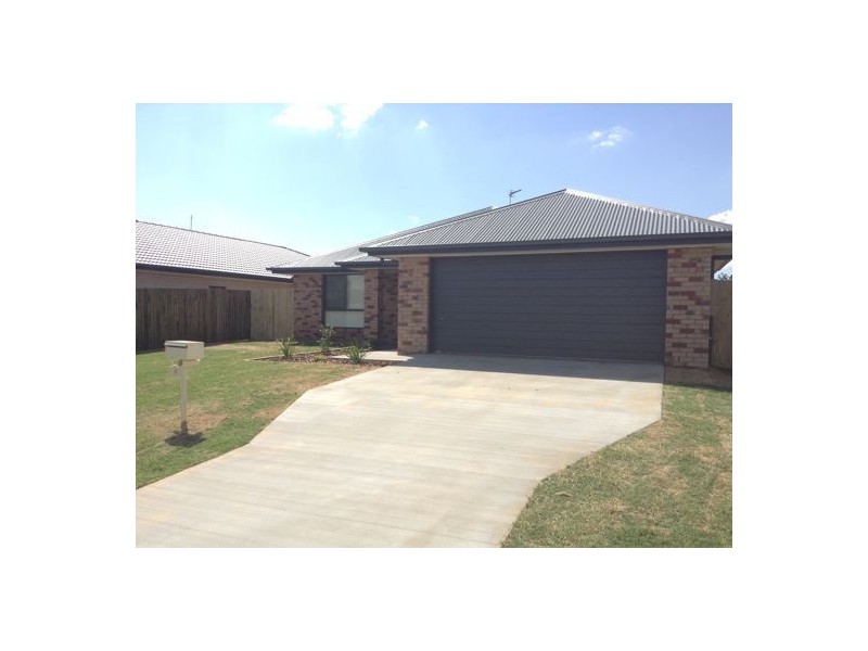 11 Abbey Street, Cranley QLD 4350