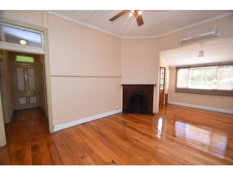 101 Bridge Street, Mount Lofty QLD 4350