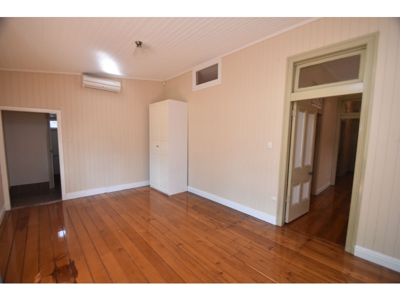 101 Bridge Street, Mount Lofty QLD 4350