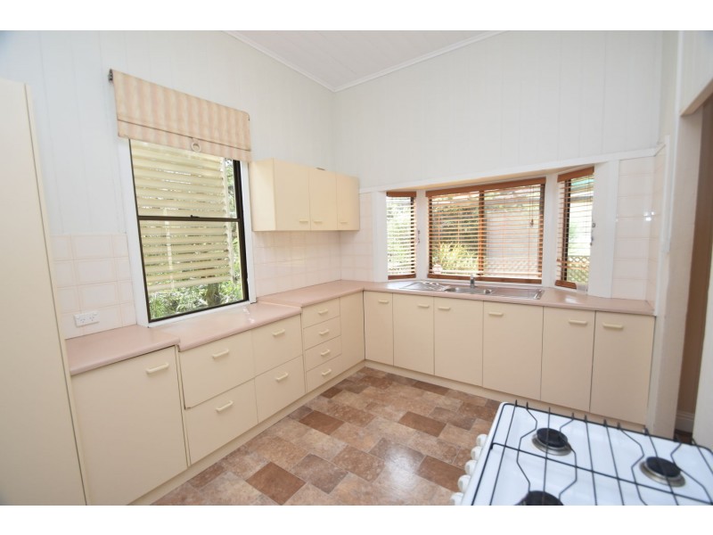 101 Bridge Street, Mount Lofty QLD 4350