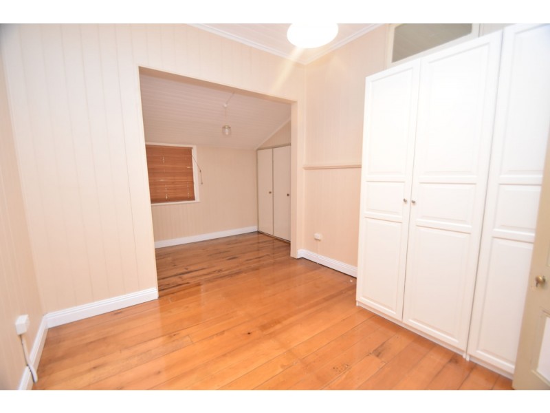 101 Bridge Street, Mount Lofty QLD 4350