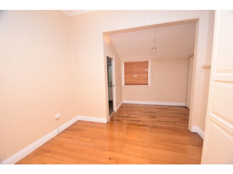 101 Bridge Street, Mount Lofty QLD 4350