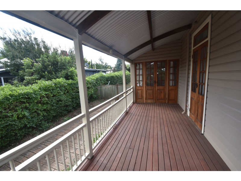 101 Bridge Street, Mount Lofty QLD 4350