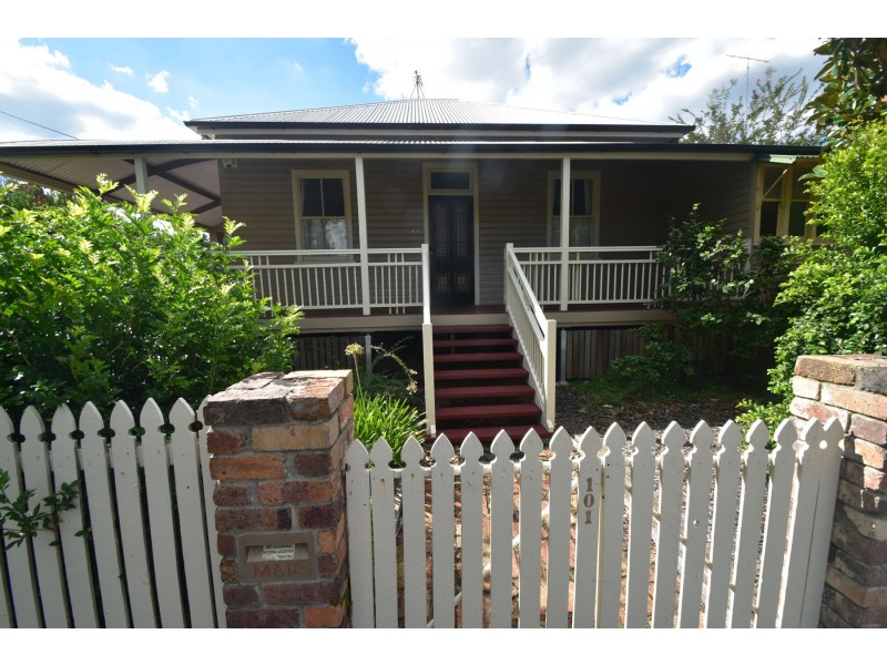 101 Bridge Street, Mount Lofty QLD 4350
