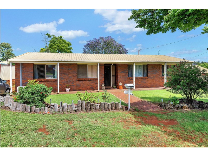 19 Claret Street, Wilsonton Heights QLD 4350