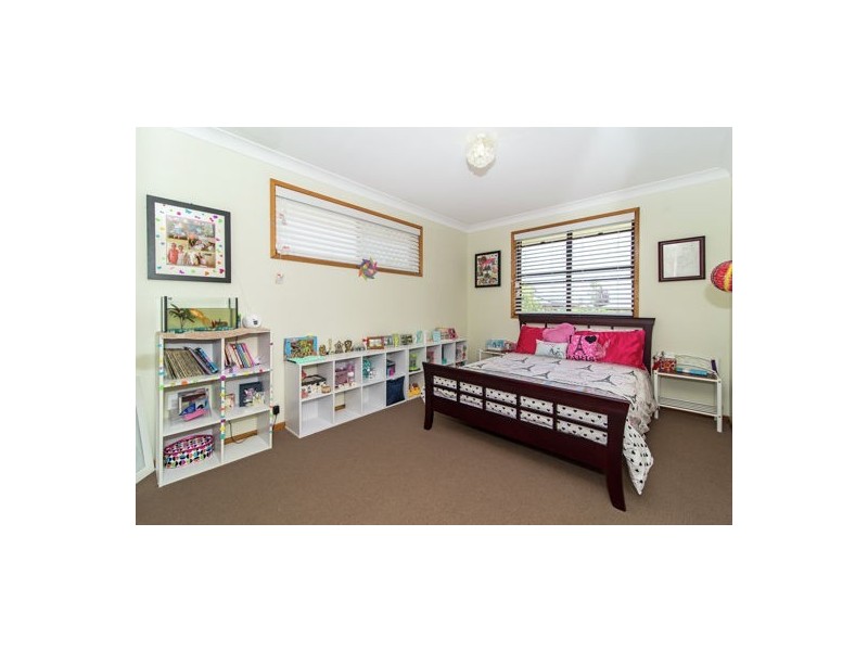 9 Shelton Crescent, Kearneys Spring QLD 4350