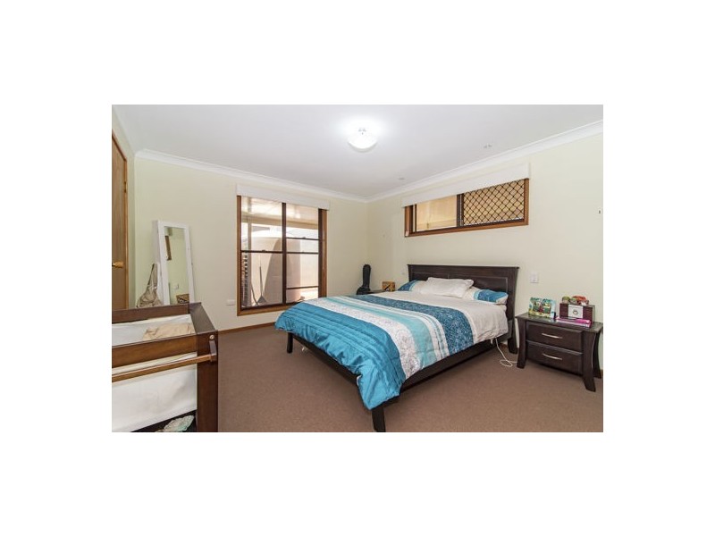 9 Shelton Crescent, Kearneys Spring QLD 4350