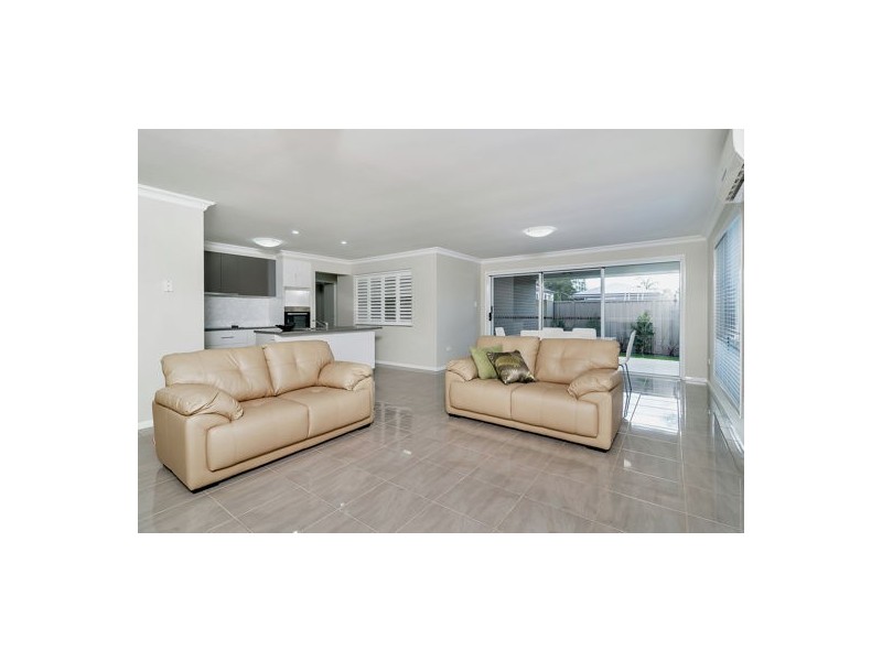 2/5 Third Avenue, Harristown QLD 4350