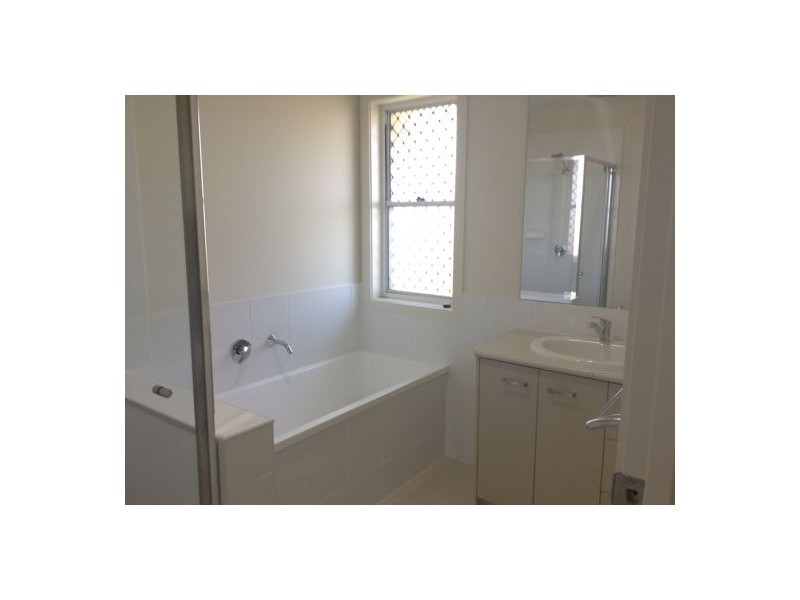 68 Wandsworth Street, Cranley QLD 4350