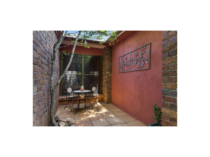 16 Niddrie Drive, Middle Ridge QLD 4350