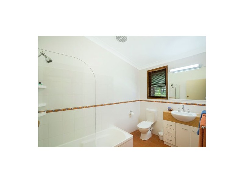 16 Niddrie Drive, Middle Ridge QLD 4350