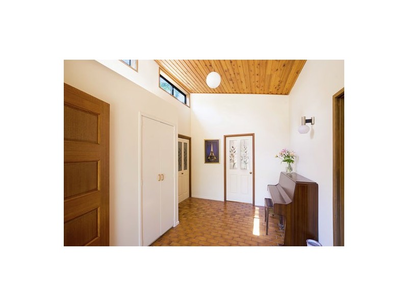 16 Niddrie Drive, Middle Ridge QLD 4350