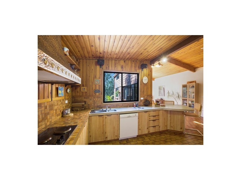 16 Niddrie Drive, Middle Ridge QLD 4350