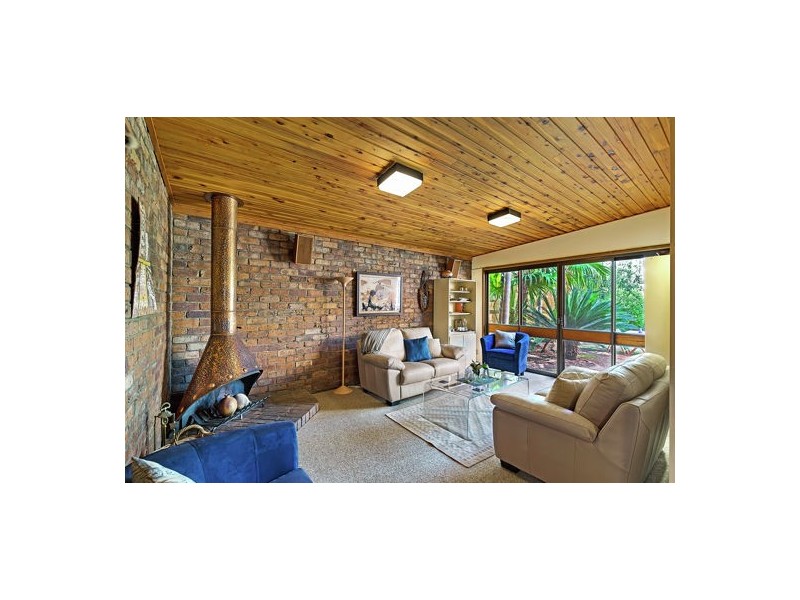 16 Niddrie Drive, Middle Ridge QLD 4350