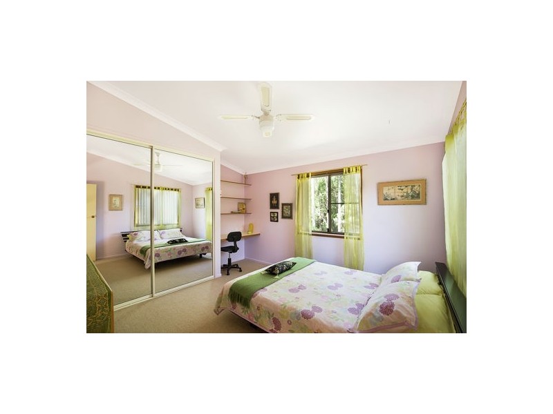 16 Niddrie Drive, Middle Ridge QLD 4350