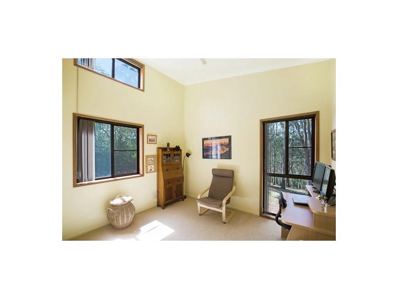 16 Niddrie Drive, Middle Ridge QLD 4350