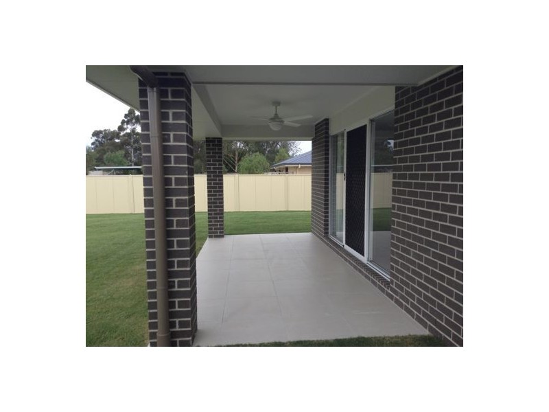 13 Railway Street, Wyreema QLD 4352