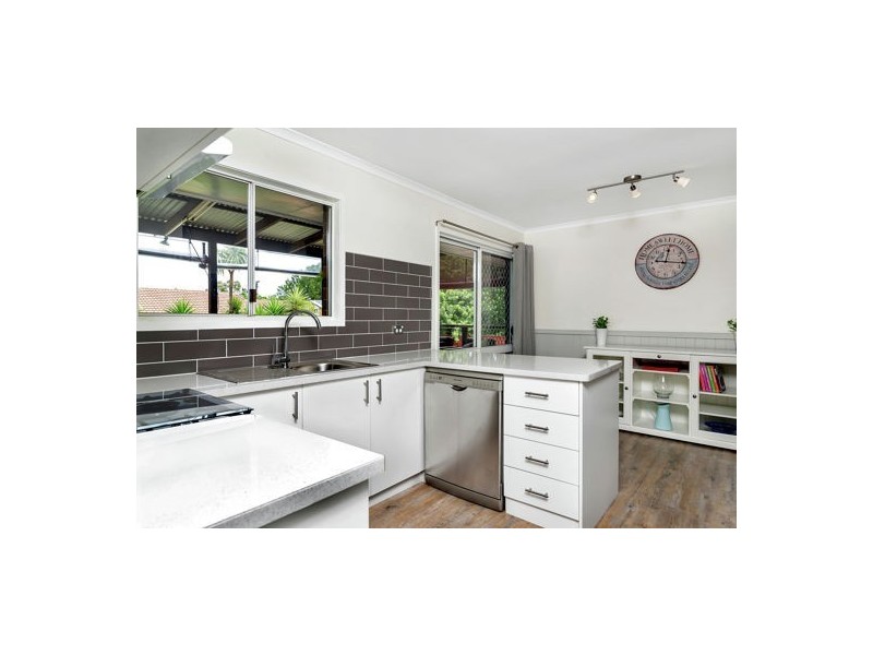 16 Sapphire Court, Kearneys Spring QLD 4350