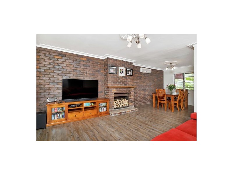 16 Sapphire Court, Kearneys Spring QLD 4350