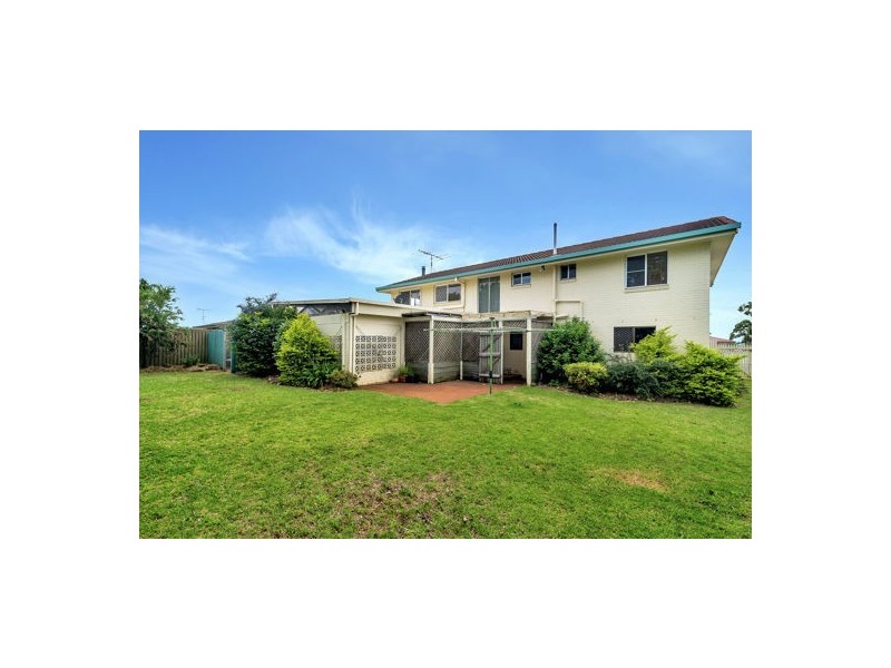17 Hampton Street, Newtown QLD 4350