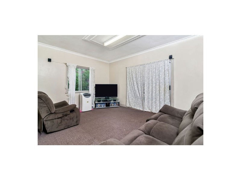 93 Anzac Avenue, Newtown QLD 4350
