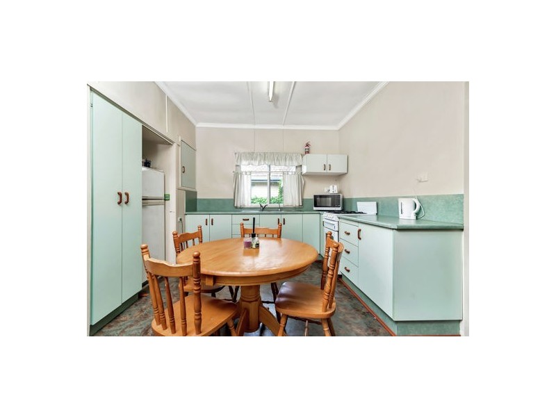 93 Anzac Avenue, Newtown QLD 4350