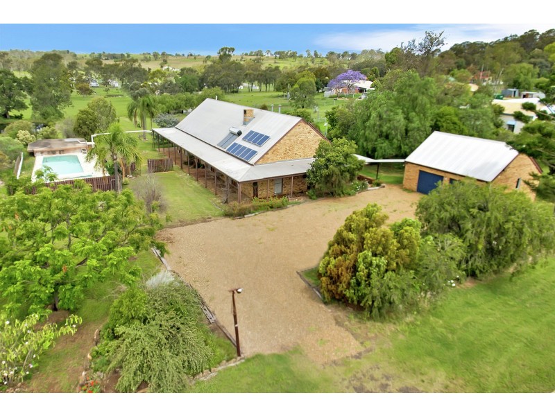 20 Barker Street, Goombungee QLD 4354