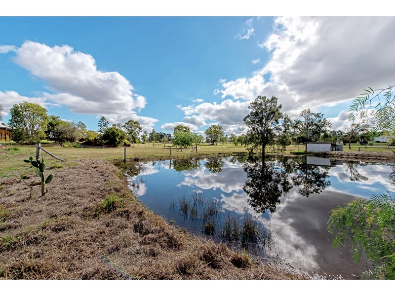 20 Barker Street, Goombungee QLD 4354