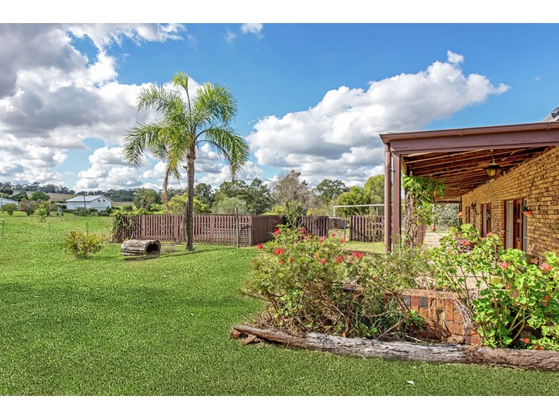 20 Barker Street, Goombungee QLD 4354