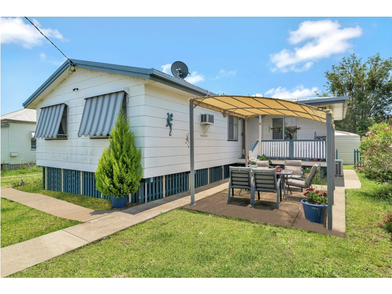 15 Peters Street, Goombungee QLD 4354