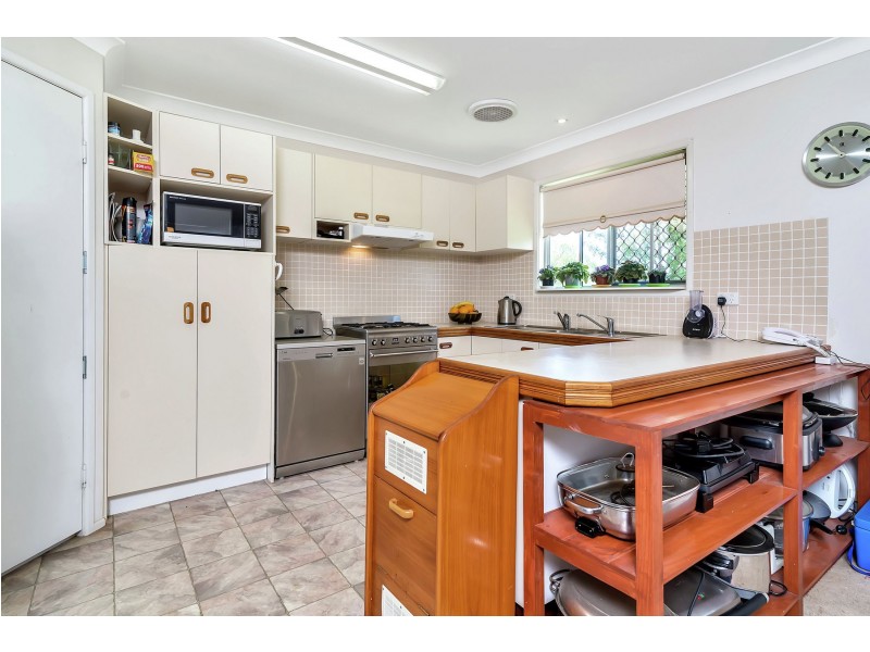 15 Peters Street, Goombungee QLD 4354