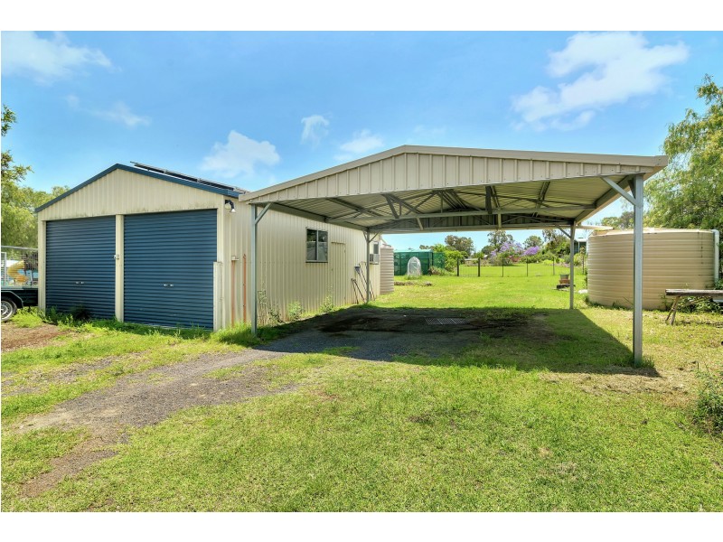 15 Peters Street, Goombungee QLD 4354