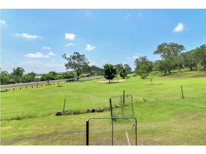 22 Kingsthorpe Haden Road, Kingsthorpe QLD 4400