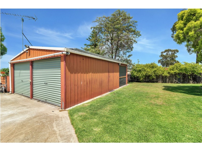 12 Gladstone Street, Wyreema QLD 4352