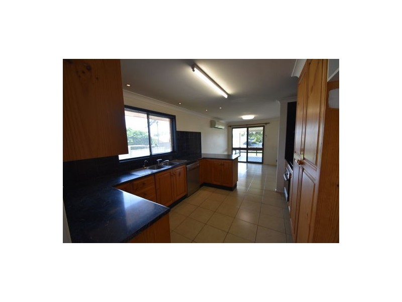 6 Richards Court, Kearneys Spring QLD 4350