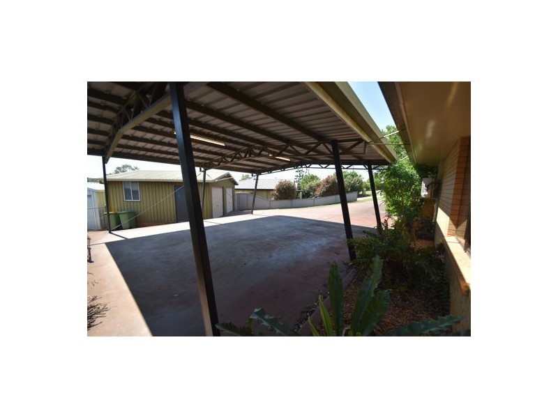 6 Richards Court, Kearneys Spring QLD 4350