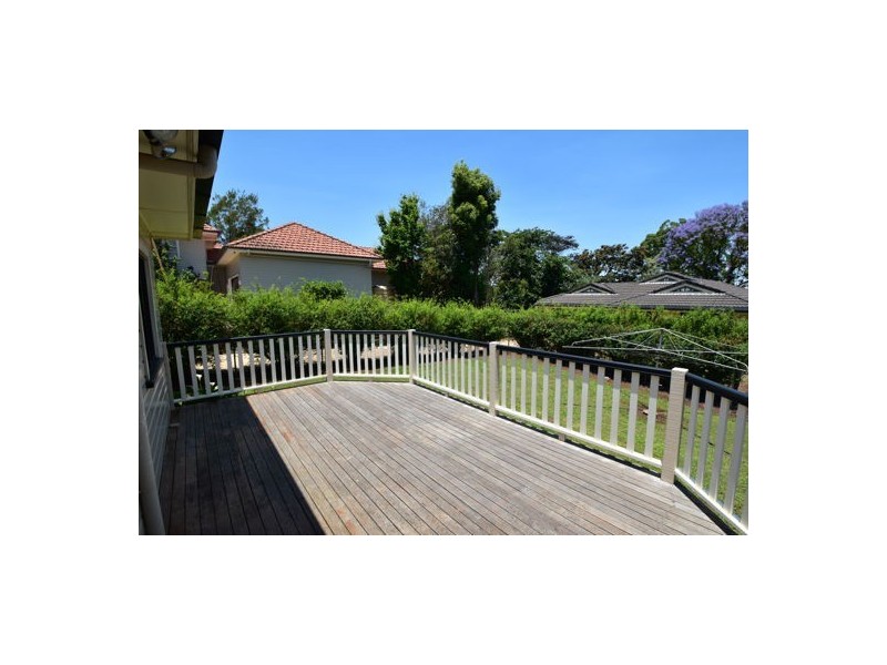 16 Barry Street, Mount Lofty QLD 4350