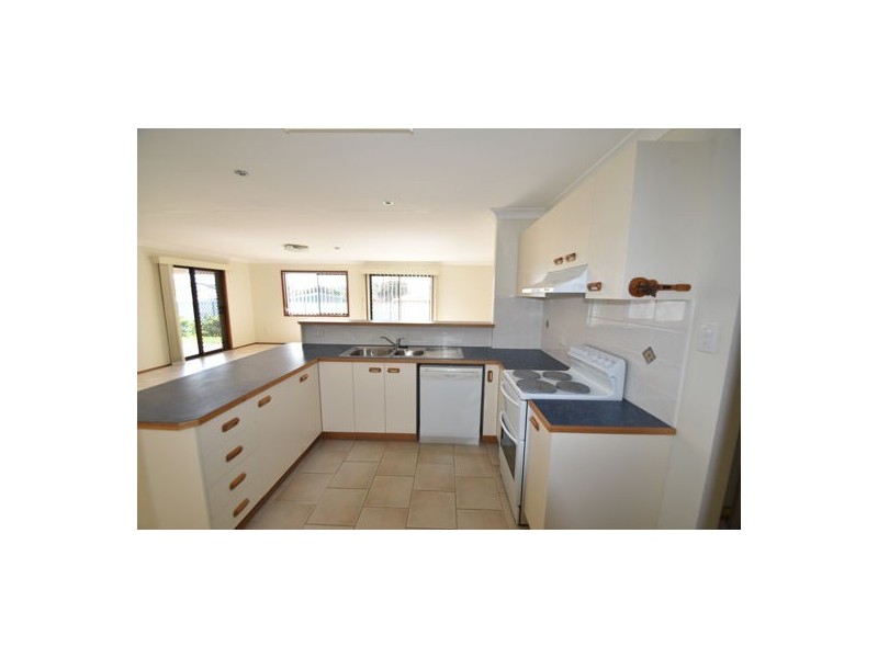 4 Rutkin Street, Kearneys Spring QLD 4350