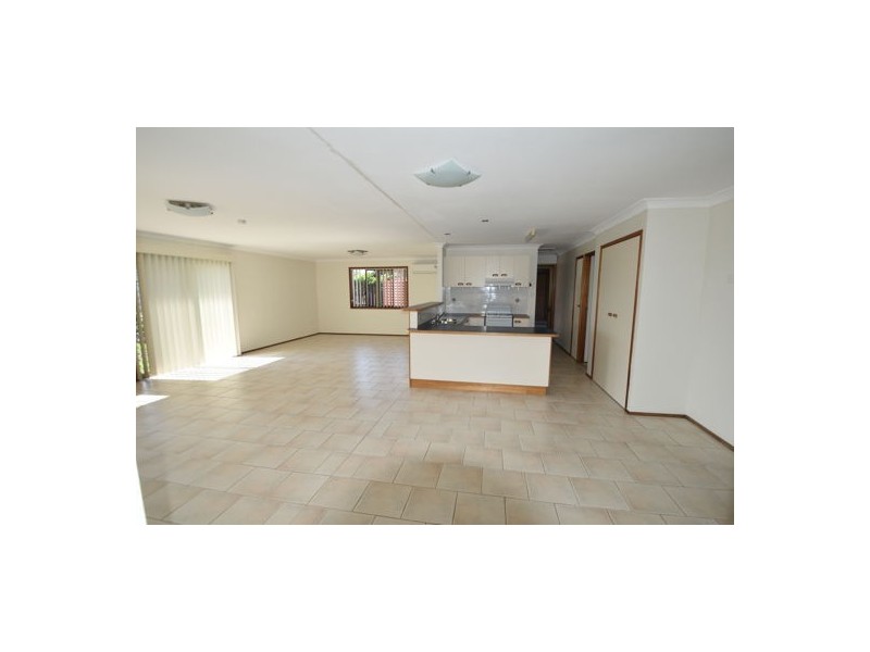 4 Rutkin Street, Kearneys Spring QLD 4350