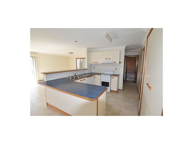 4 Rutkin Street, Kearneys Spring QLD 4350