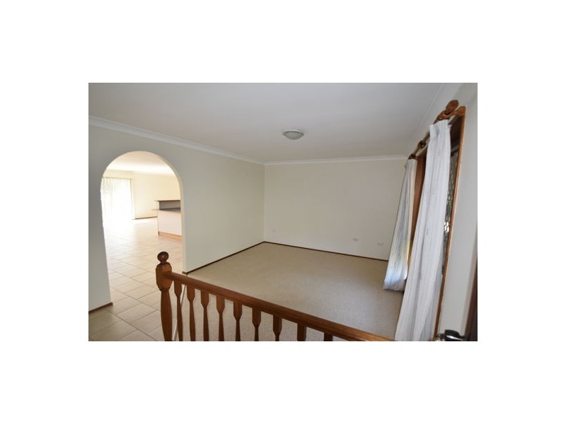 4 Rutkin Street, Kearneys Spring QLD 4350